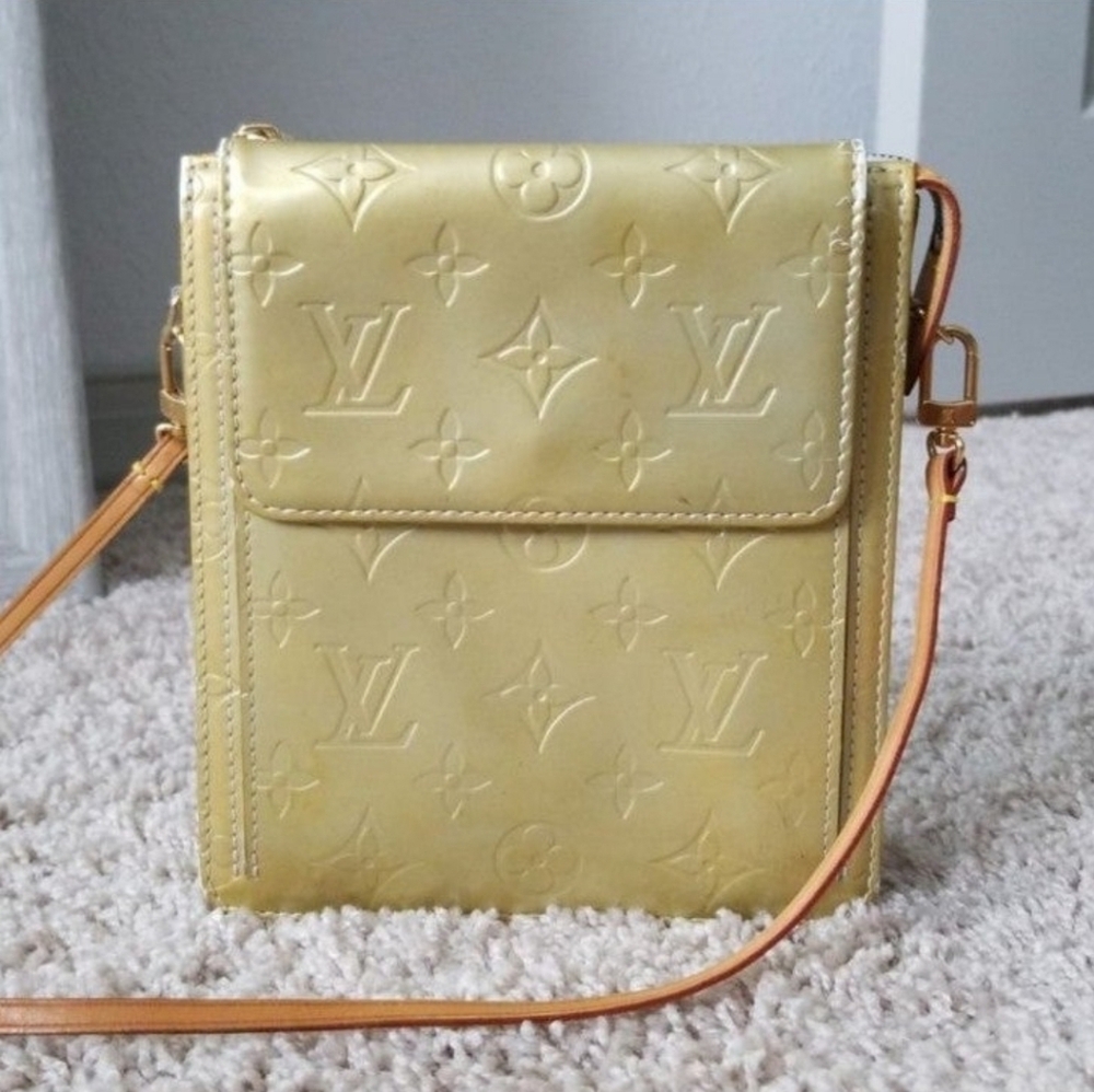 Louis Vuitton Embossed Monogram LV Vernis Bag